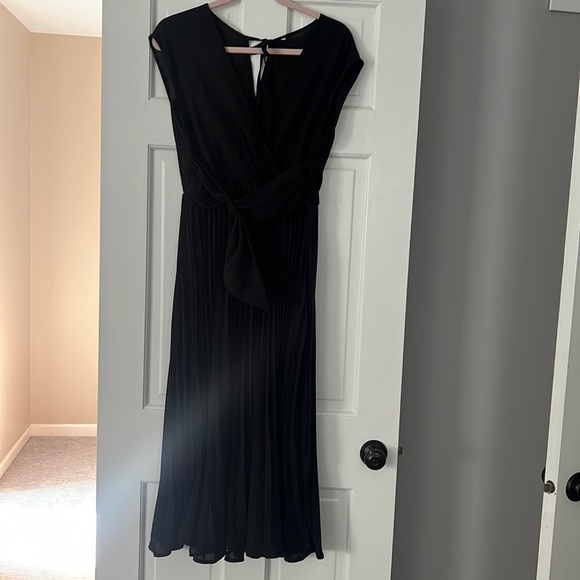 Dresses & Skirts - Black dress